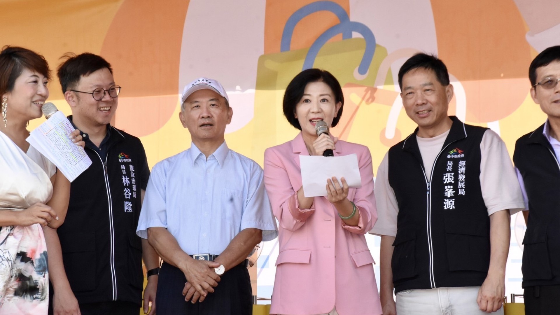 2023台中購物節已開跑一個月，11/25(六)於台中西區市民廣場舉辦-台中特色市集活動。(圖/臺中市政府經濟發展局)