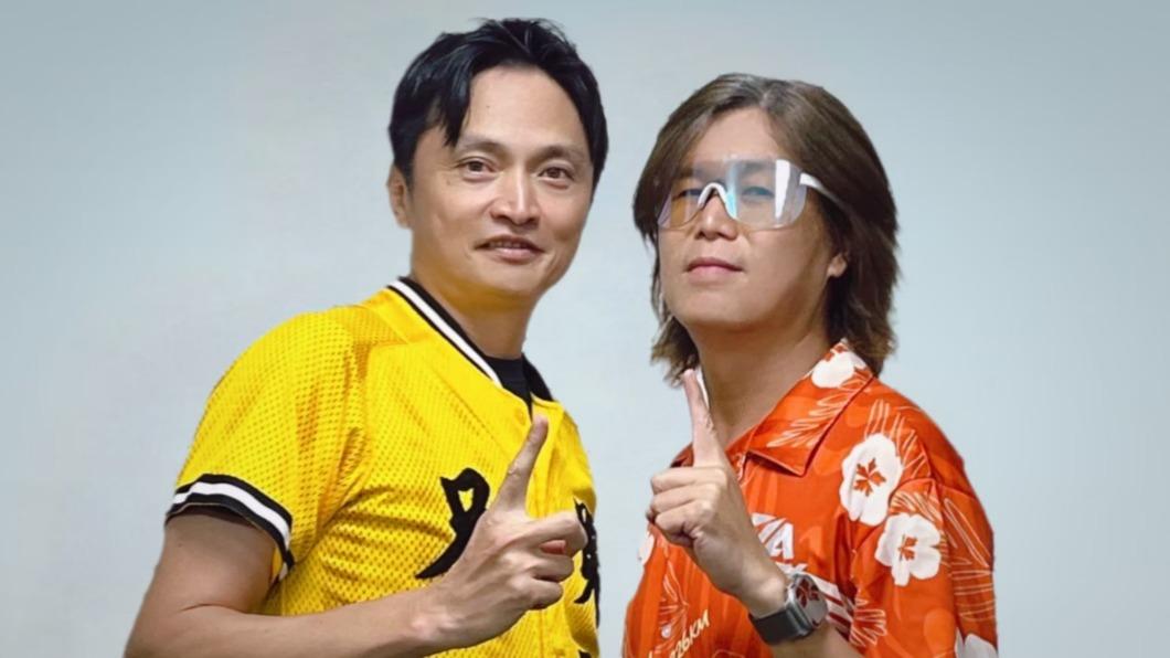 吉董與與前中華職棒秘書長馮勝賢一起主持Podcast節目《一吉邦》。(圖/獨一無二娛樂文化提供)