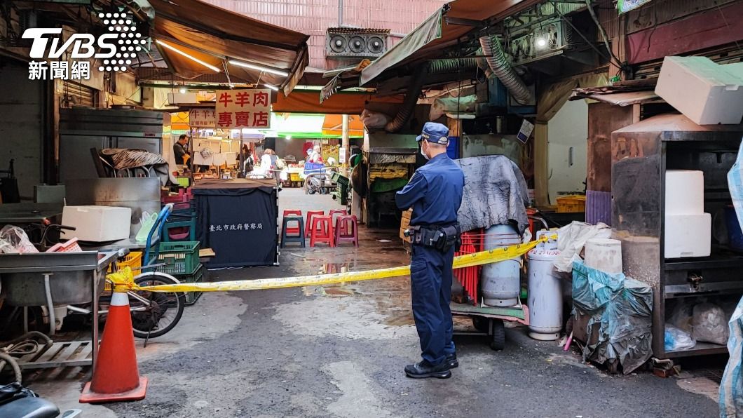 快訊／北市通化街市場傳巨響　1女高樓墜遮雨棚明顯死亡
