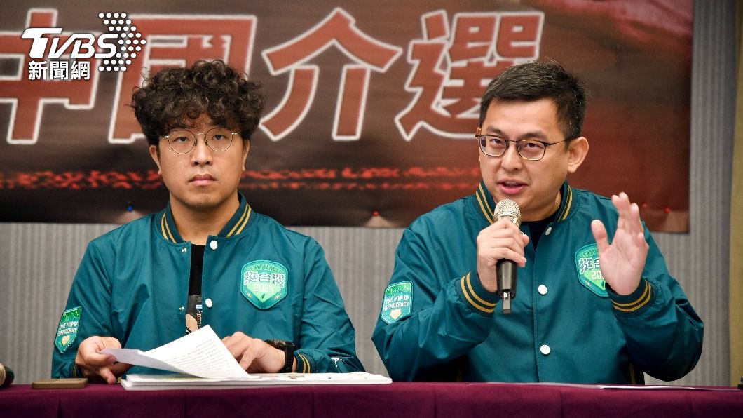 卓冠廷(右)、沈伯洋(左)。(圖/胡瑞麒攝)