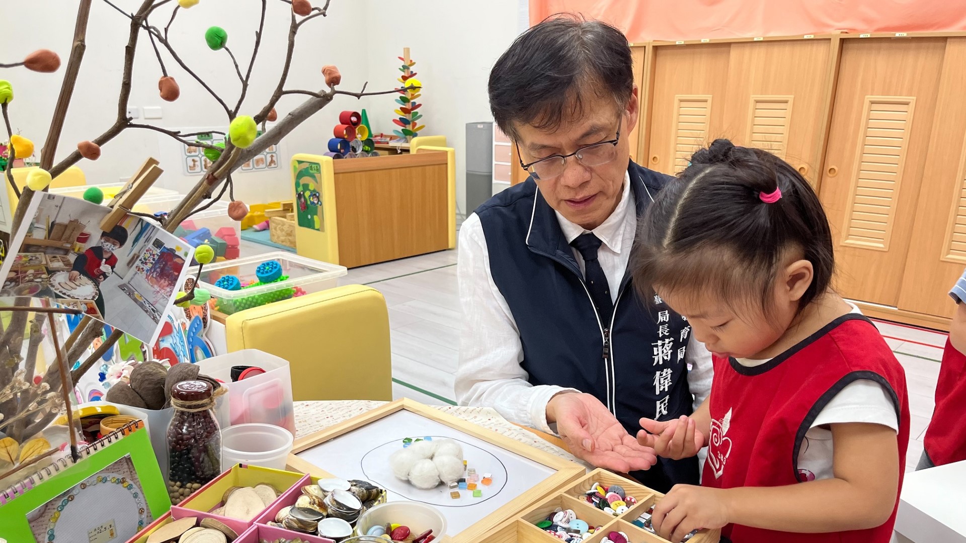中市-公幼再加量-教育局長-幼幼班4年內將增加200班。(圖/臺中市政府新聞局)