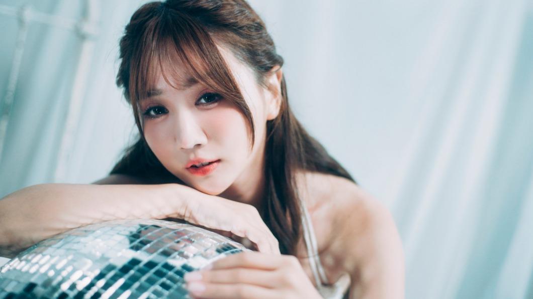 王芯羽推個人新單曲〈微笑的眼淚〉。（圖／Andorra Entertainment提供）