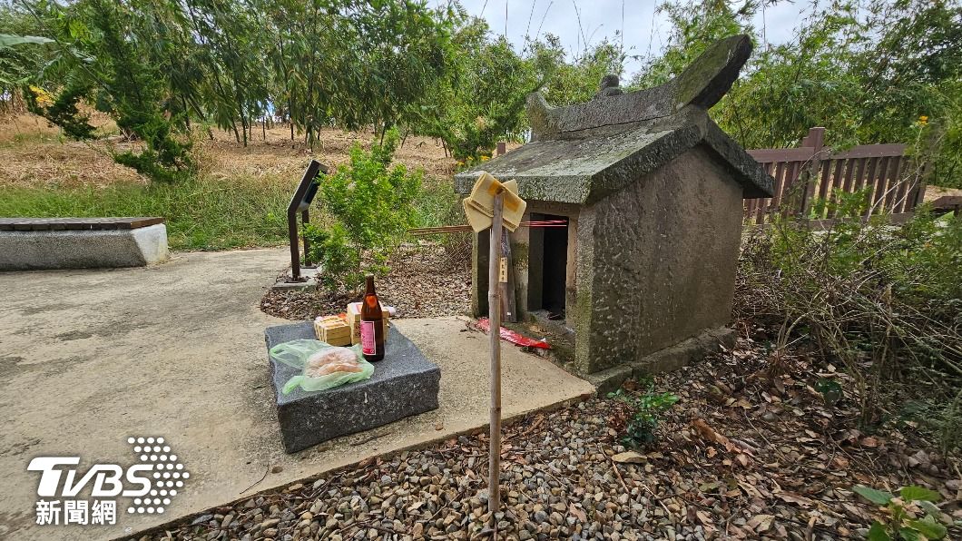 過去在農村農田間常見的「土地公柺」,現在已經很罕見了,背後可是有著溫馨故事。(圖/TVBS)