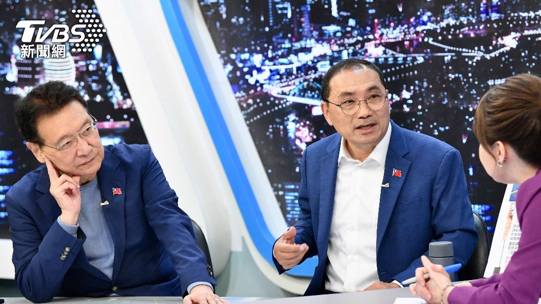 侯友宜、趙少康昨(28)日接受《TVBS戰情室》專訪。(圖/胡瑞麒攝)