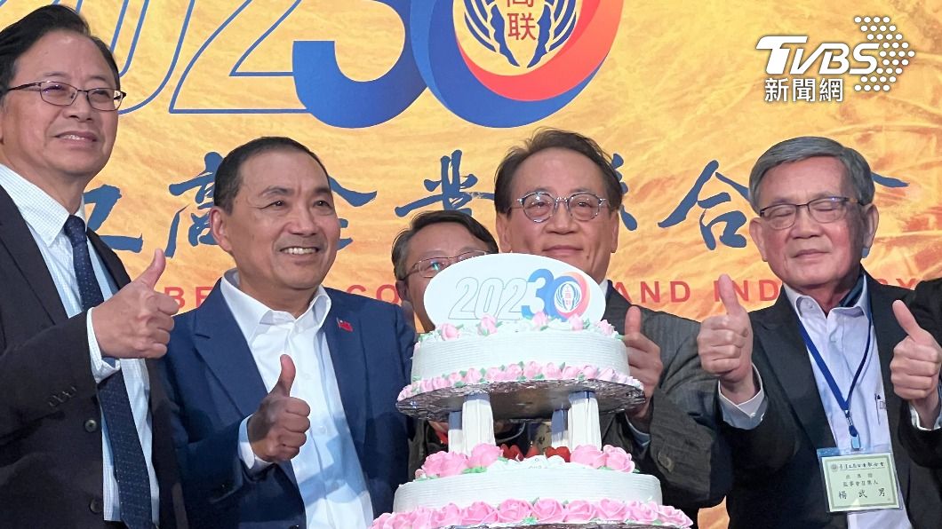 國民黨總統參選人侯友宜、桃園市長張善政今晚出席「台灣工商企業聯合會30週年慶」。（圖／胡瑞麒攝） 