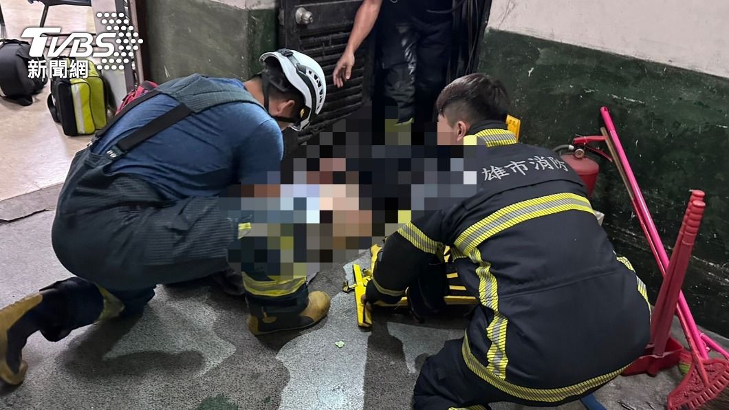快訊/高雄區公所離奇墜樓 男疑身體不適9樓跌落1樓「卡管道」