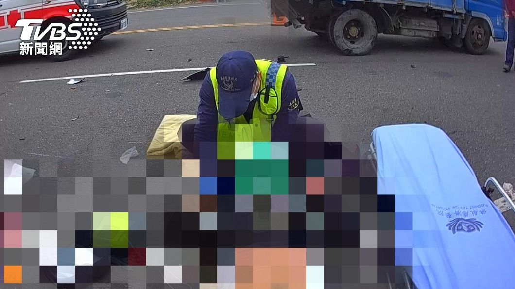 救護人員獲報抵達現場，騎士已沒了呼吸心跳。（圖／TVBS）