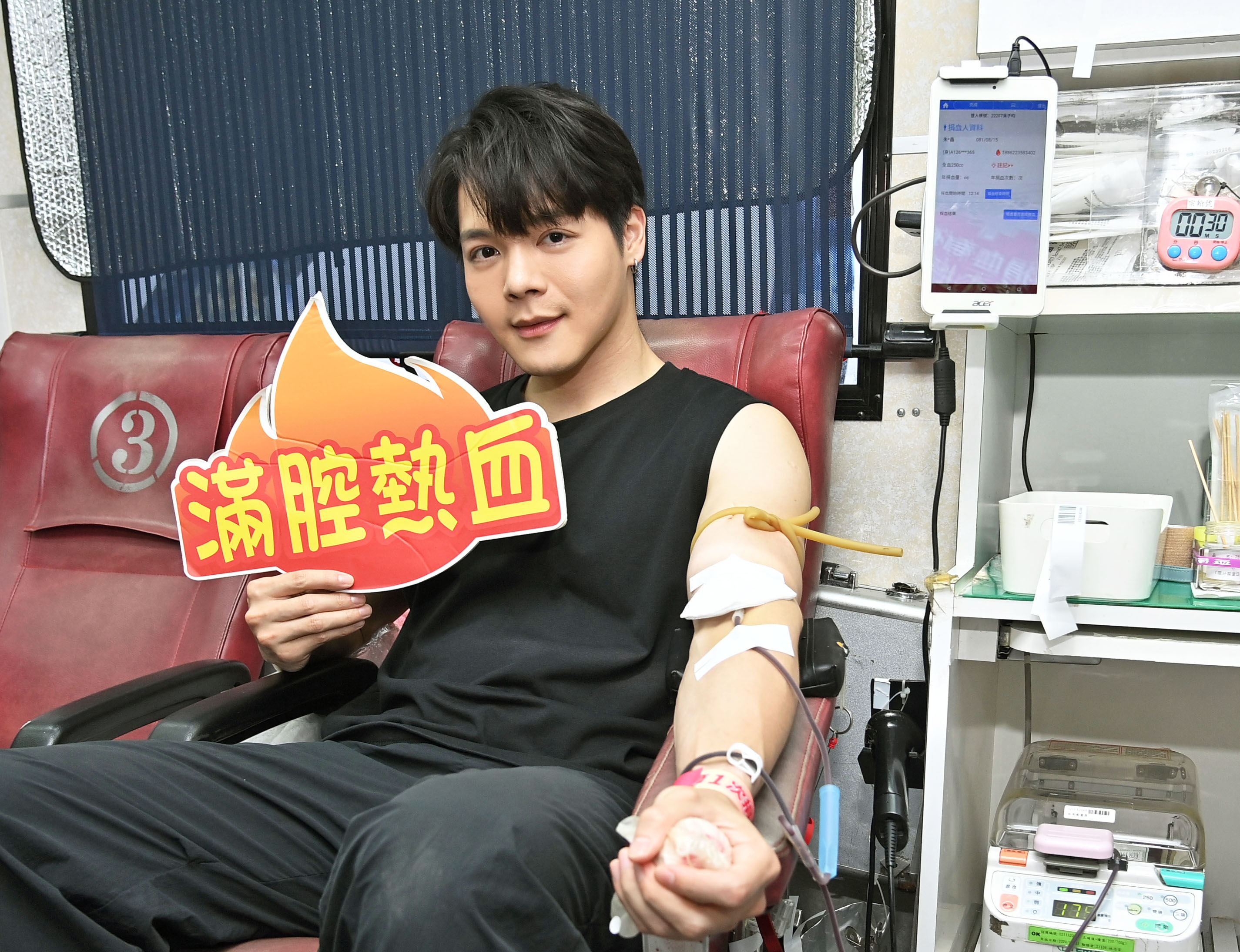 夏天珞響應捐血活動。(圖/台視提供)