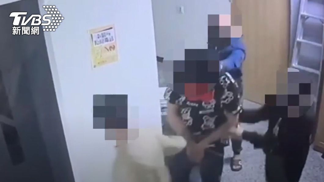 花蓮男誤會好友陷害「跳2樓逃亡斷腿」 撂人設局毆打下場曝