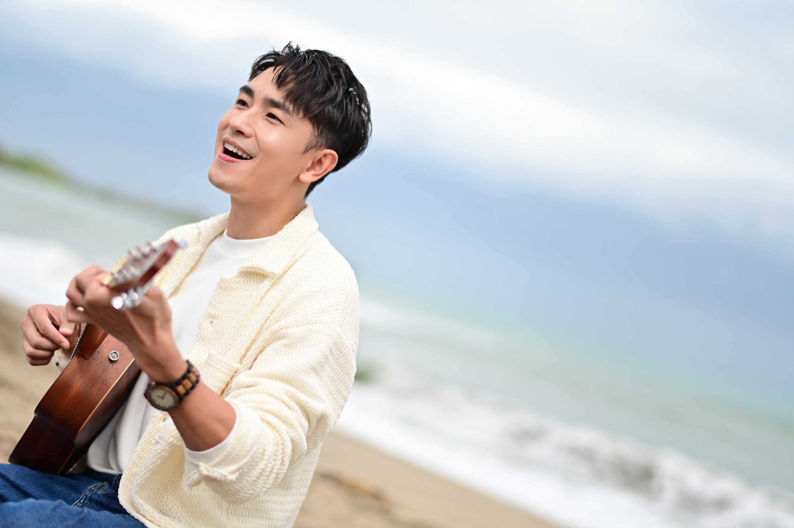陳謙文自編自導自籌〈情歌若響〉MV。(圖/葡萄長文創工作室提供)