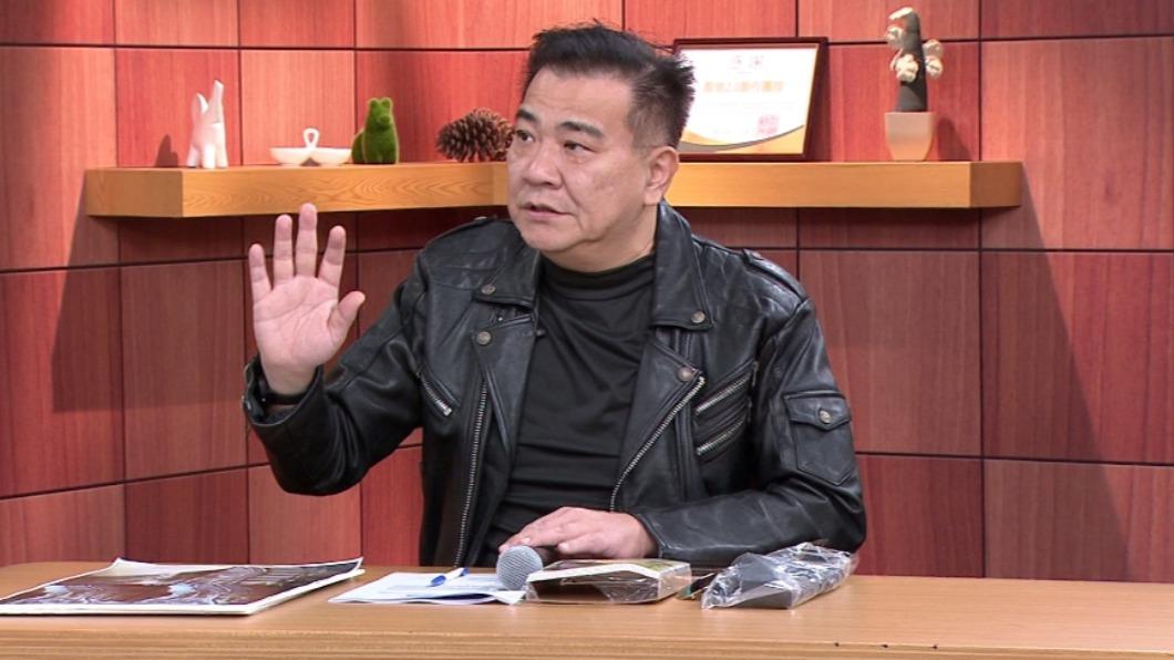 白雲回憶頸椎受傷過程，花了好幾天才找到病因。（圖／年代提供）
