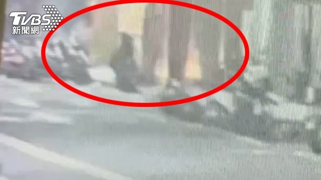 酒醉男和妻子吵架怒踹倒機車 「點火」釀災辯:只想抽菸