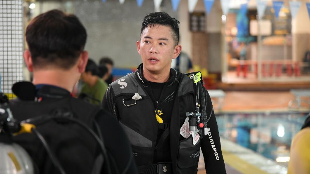 八點檔男星把前輩推倒在地!江國賓「化妝間怒罵」:不孝