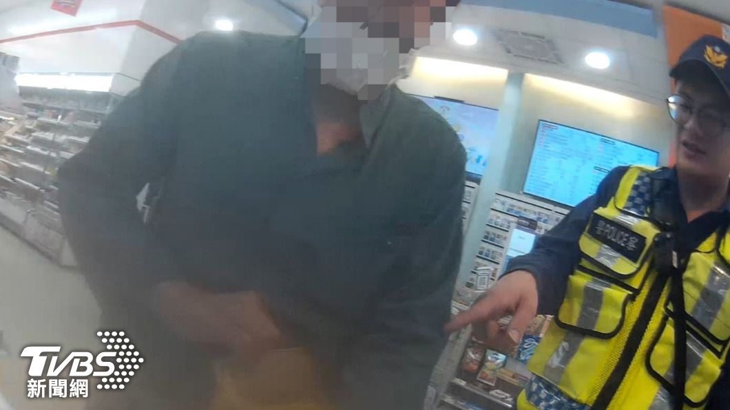 詐騙新劇本 73歲老翁苦戀女網友被要求「寄提款卡」警急攔