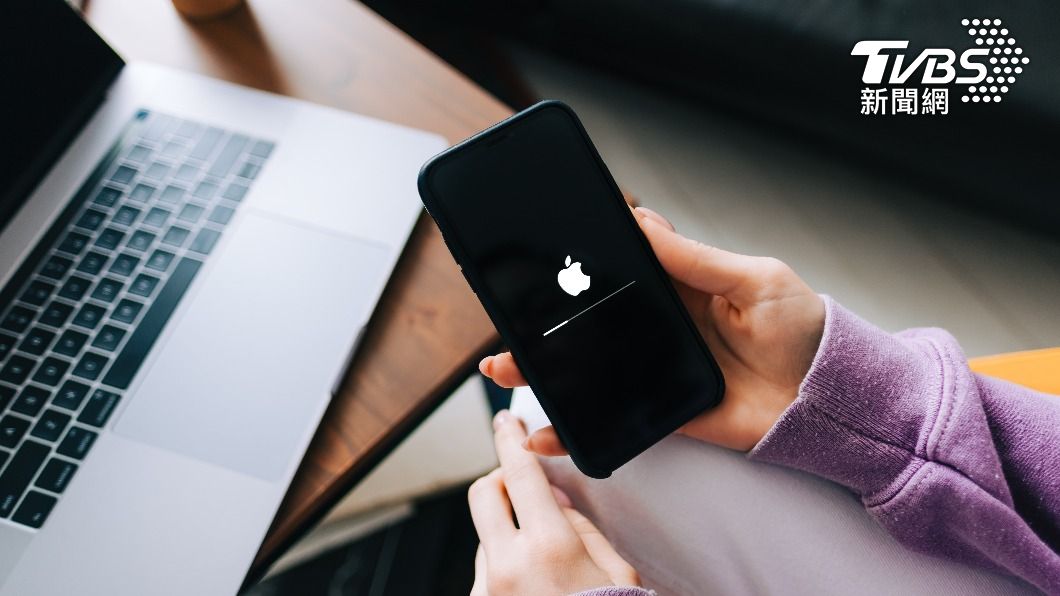手機不是iPhone!國中妹慘遭同學笑:你媽沒錢就不要生