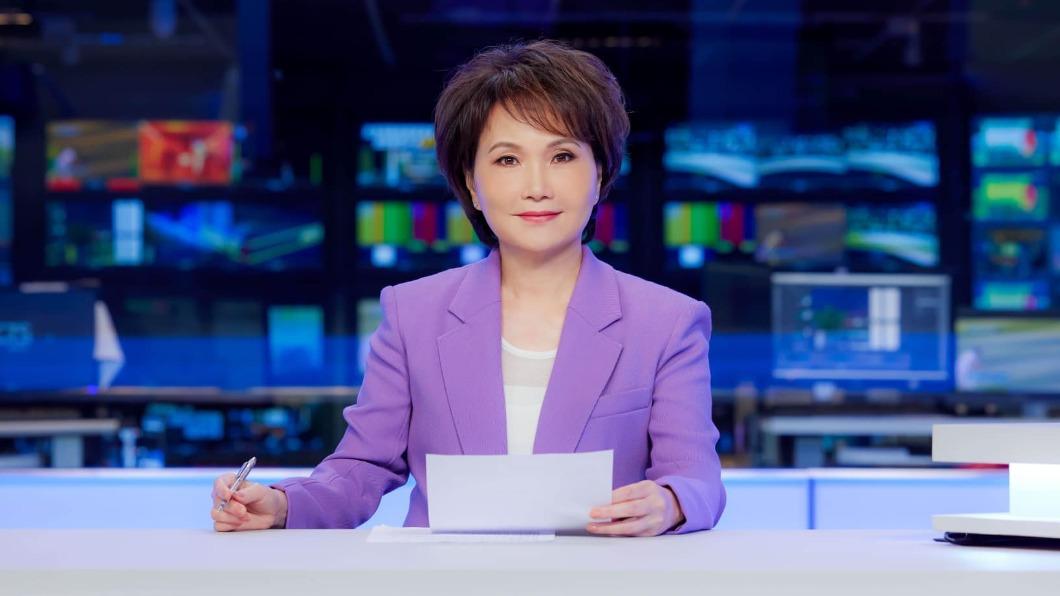 沈春華在廣告中重回主播台。(圖/翻攝自沈春華臉書)