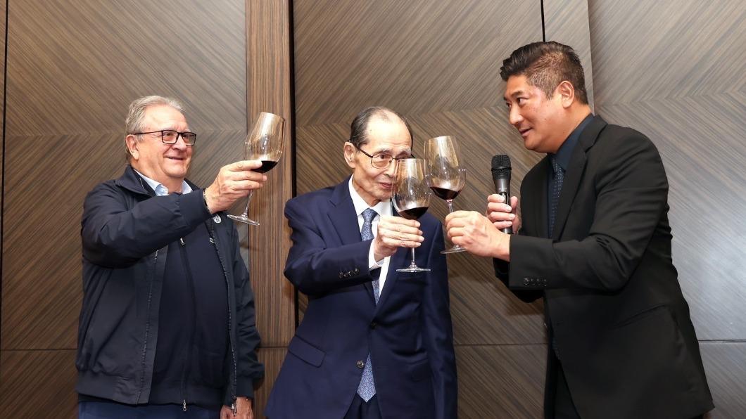 亞錦賽/辜仲諒設宴接風洗塵 王貞治:巨蛋帶動台灣棒球實力