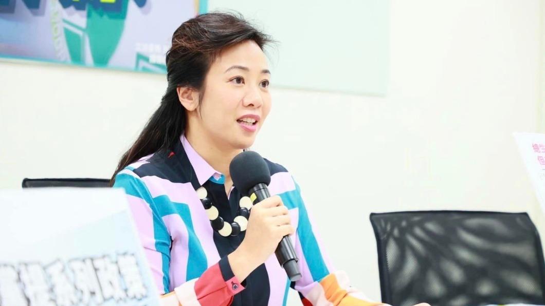 吳欣盈陷國籍爭議！1舉動很反常　沈富雄預測結局：心機太深