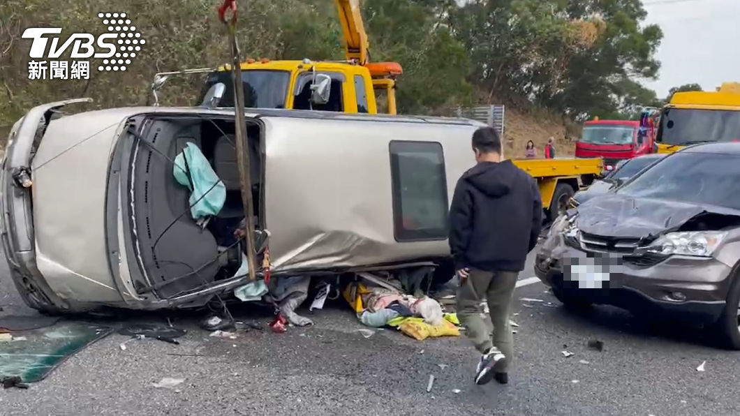 施工出包!奪命電纜線國道從天而降 釀翻車1死4傷