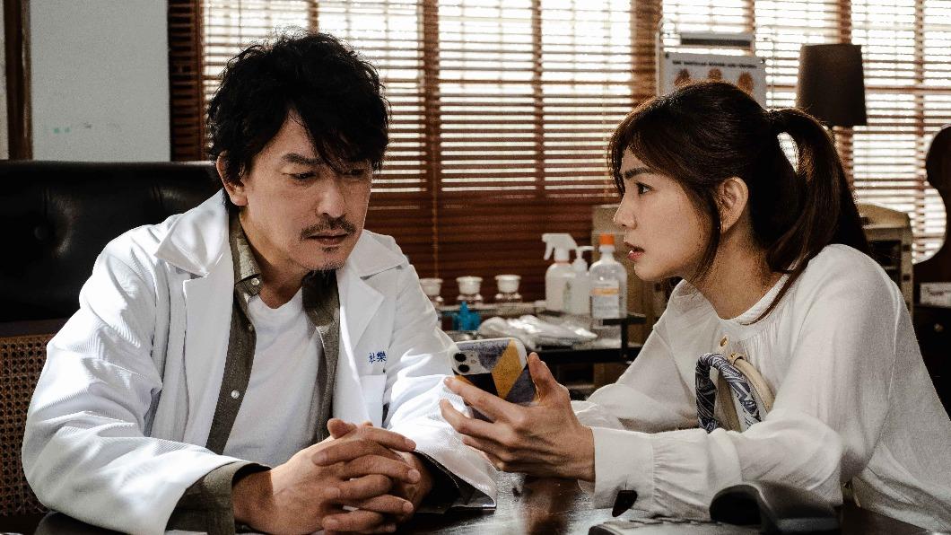 《生命捕手》首播佳評如潮,衝上Netflix台灣排行榜Top2。(圖/東森提供)