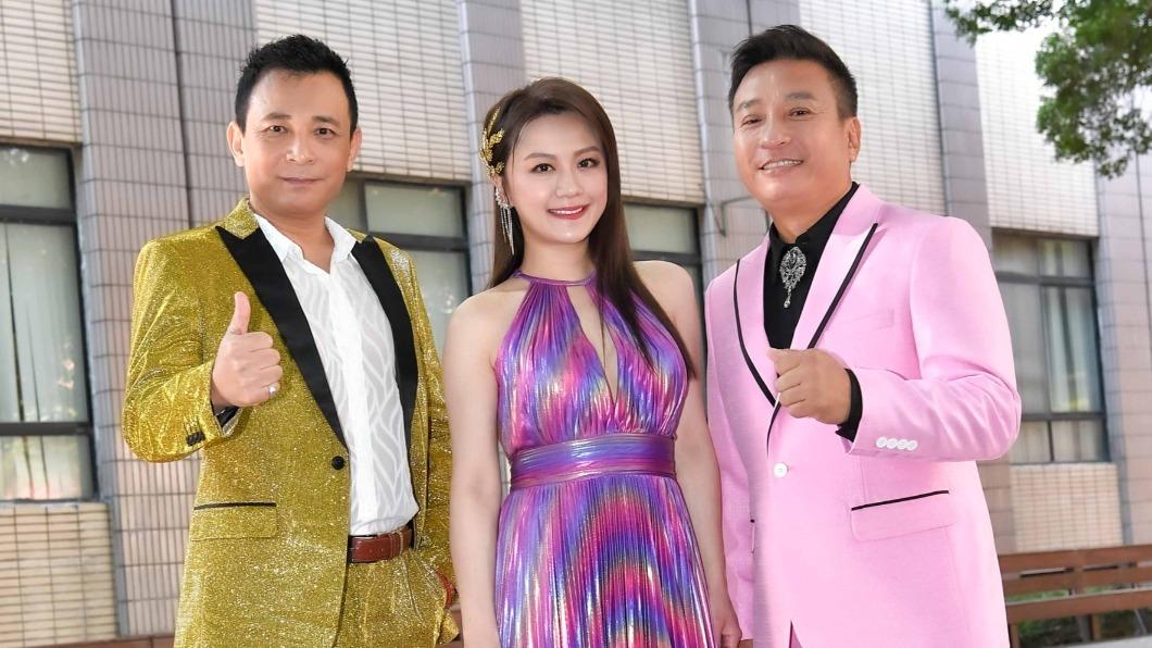 王中平（右起）、苗真和胡鴻達擔綱演唱會主持人。（圖／萬星傳播提供）