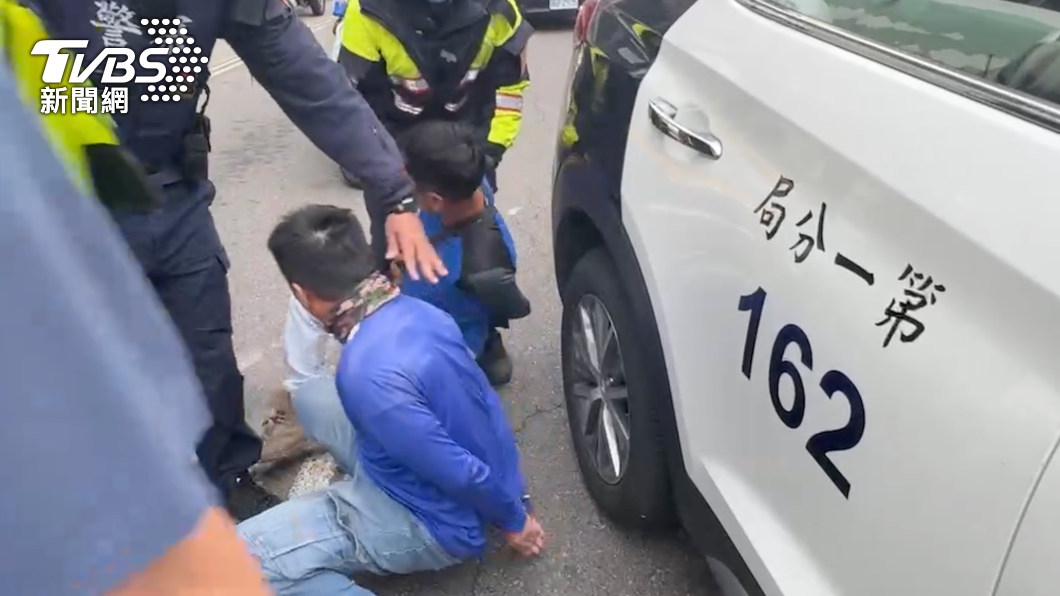 台中轎車詭異停路邊 後座竟塞「4越南籍逃逸移工」警齊帶走
