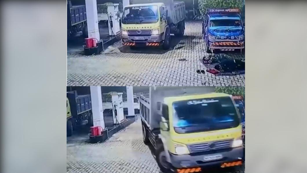 印度工人加油站外躺地睡　卡車加完油直接輾過1死1傷
