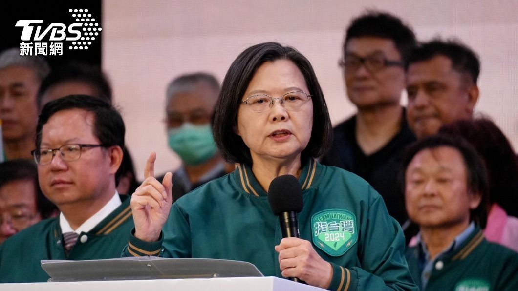 總統蔡英文今赴賴清德全國暨台北市競選總部造勢大會,力挺「賴蕭配」。(圖/區國強攝)