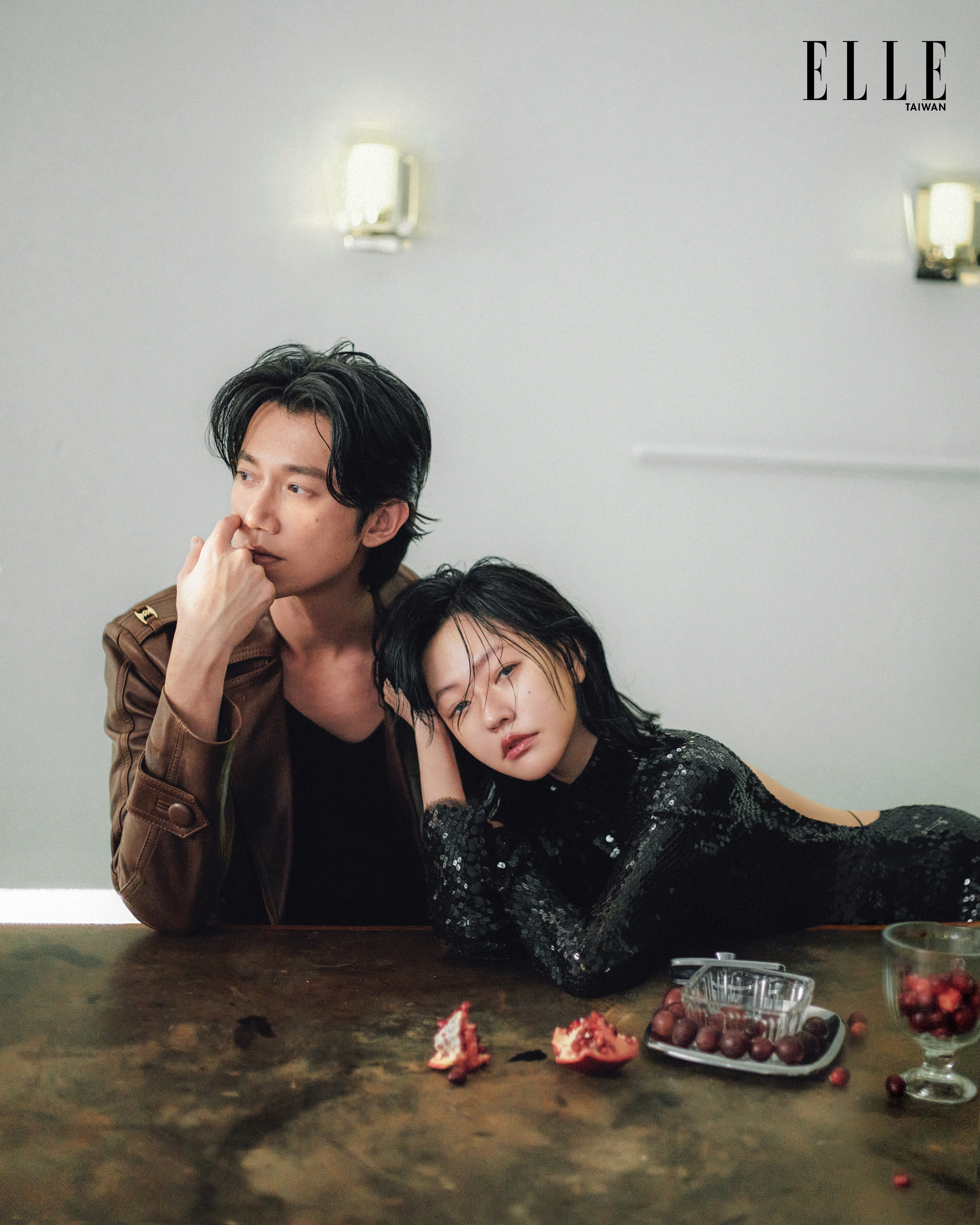 小S與吳慷仁登上《ELLE》雜誌12月號封面之星。(圖/ELLE提供)