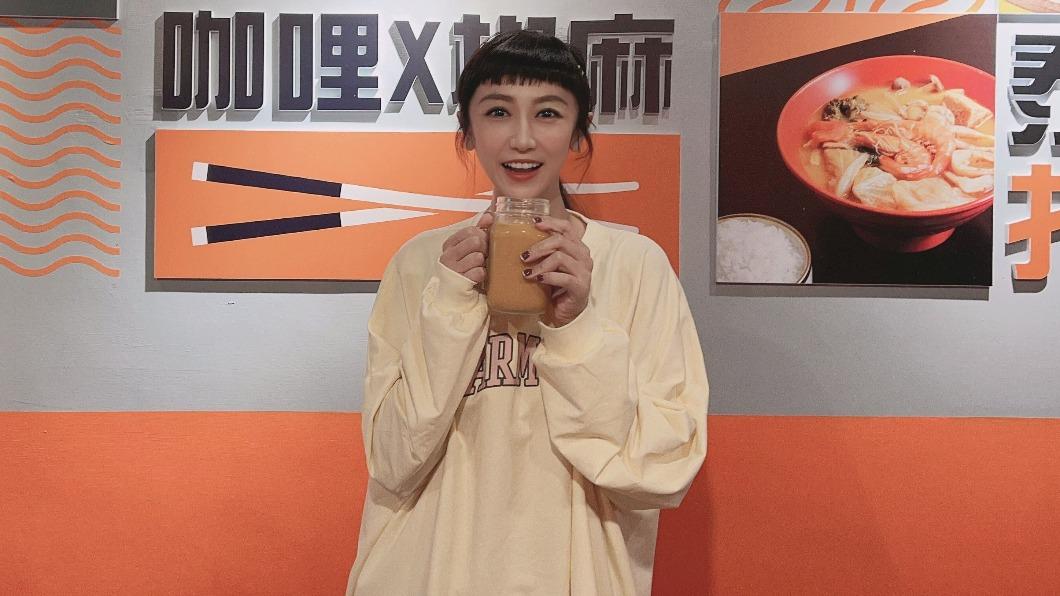 蔡允潔力挺朋友一起做公益。（圖／ShaShin提供）