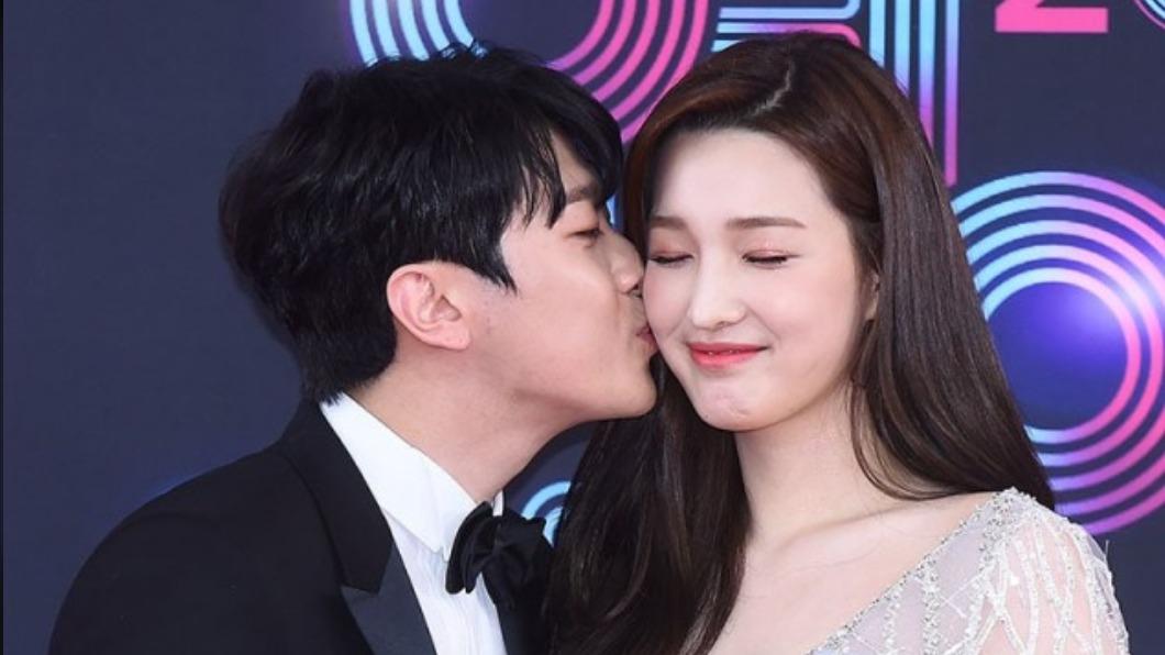 崔敏煥和律喜曾是神仙眷侶,2018年結婚。(圖源/xportsnews)