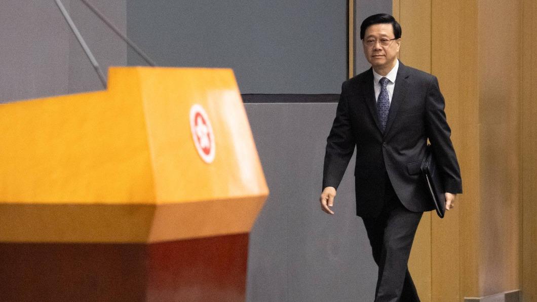 香港學運女神「護照遭扣押」! 特首轟周庭:行為可恥