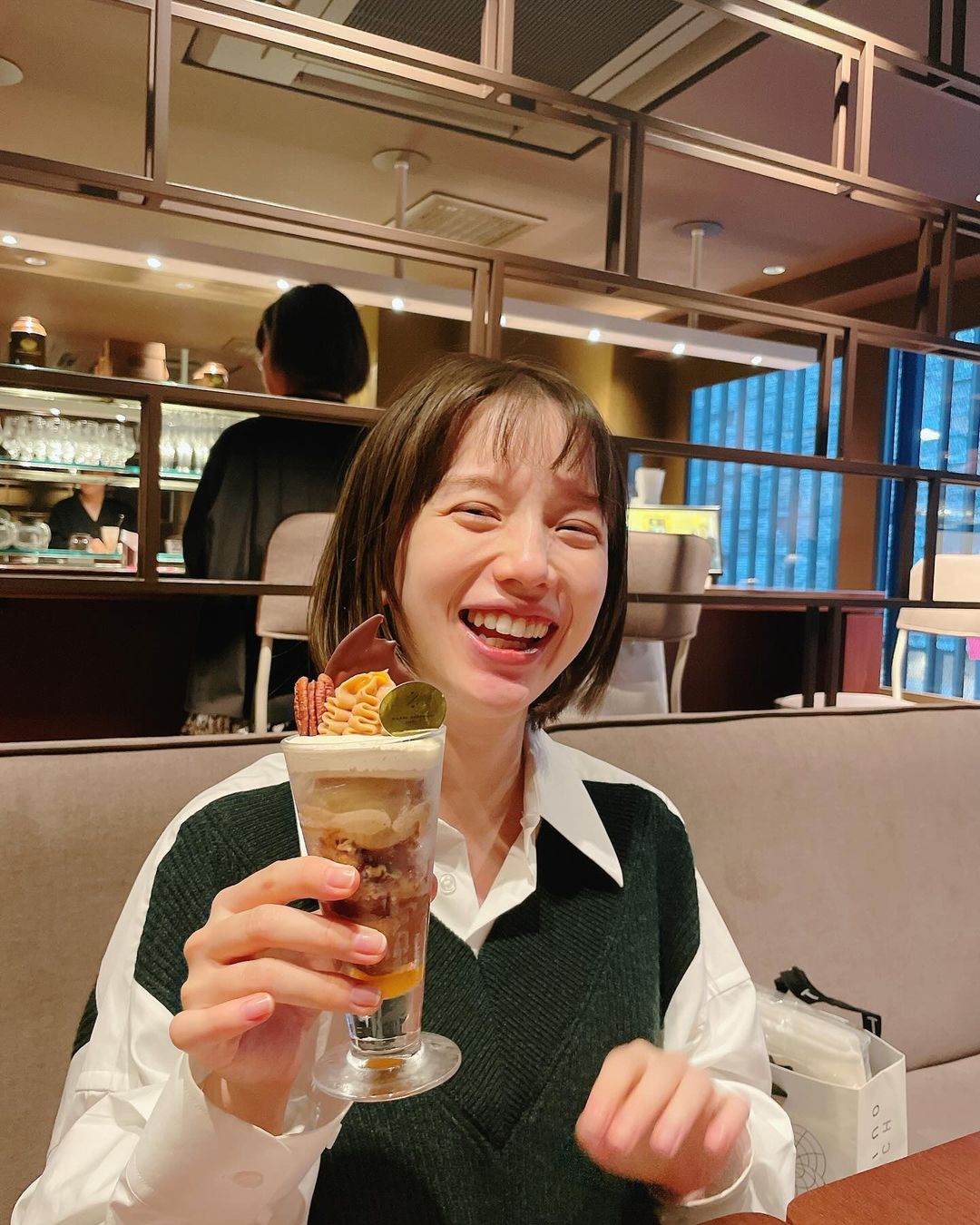 弘中綾香事隔3個月更新社群,宣布誕下1女。(圖/翻攝自弘中綾香IG)