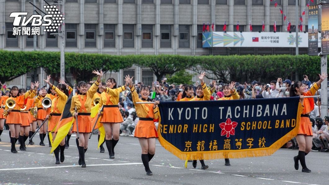 京都橘高校的「橘色惡魔」再度席捲高雄。(圖/TVBS)