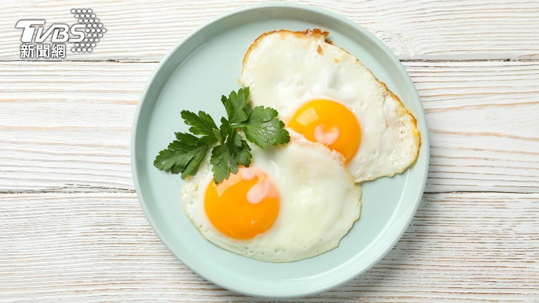 煎蛋料理須注意油的使用量。（圖／shutterstock達志影像）