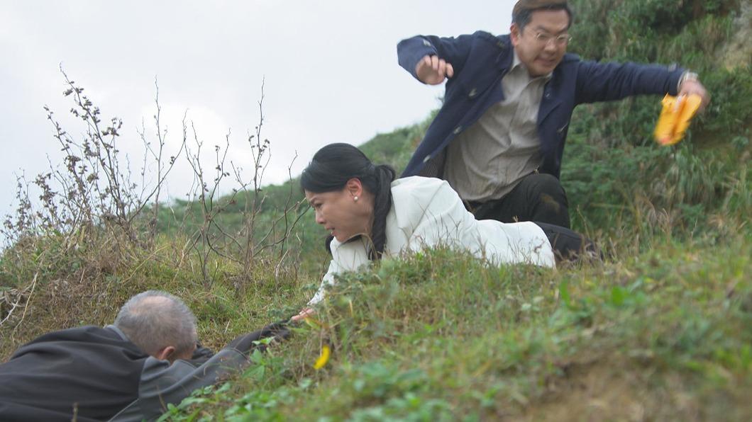 江俊翰為了海外帳簿,不顧張柏舟跟陳妍安。(圖/民視提供)