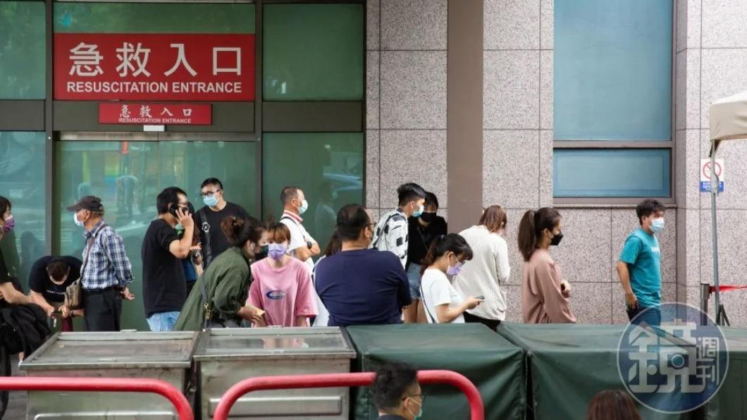 流感、新冠疫情升溫!羅一鈞估「春節達高峰」:單週10萬人就醫