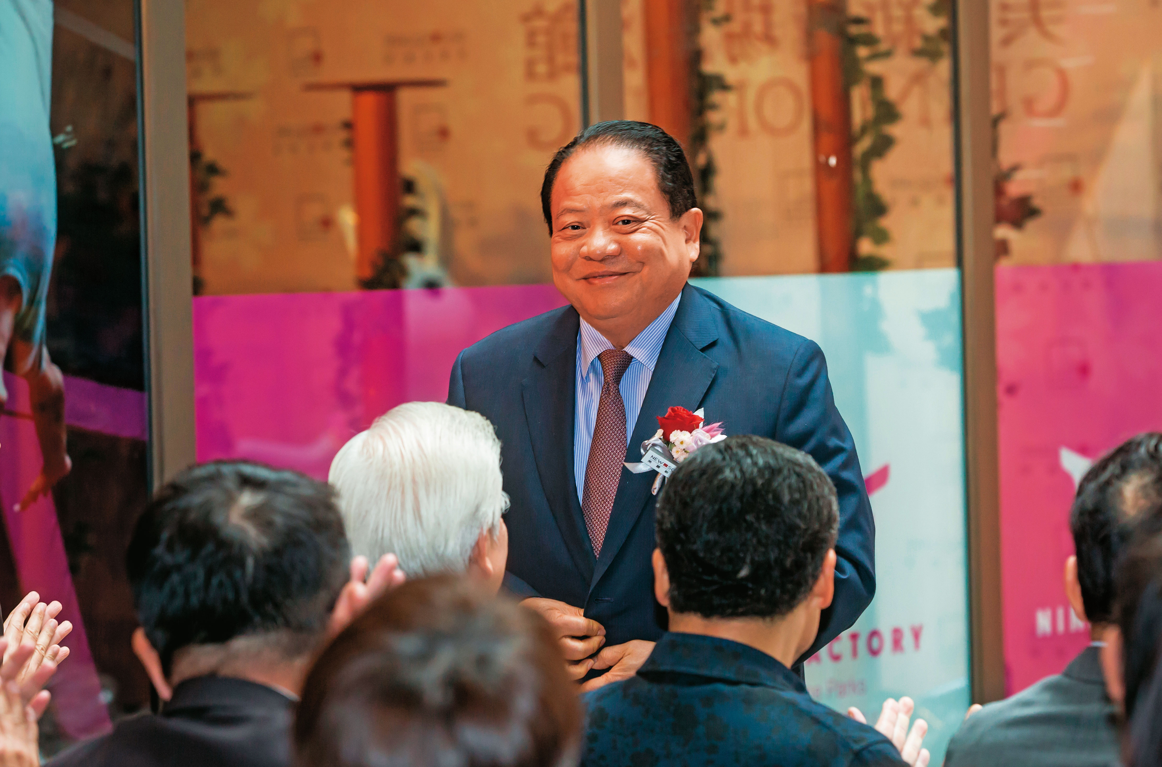 新東陽集團總裁麥寬成(圖)獨資成立的昇陽建設爆出都更糾紛。(圖/鏡週刊)