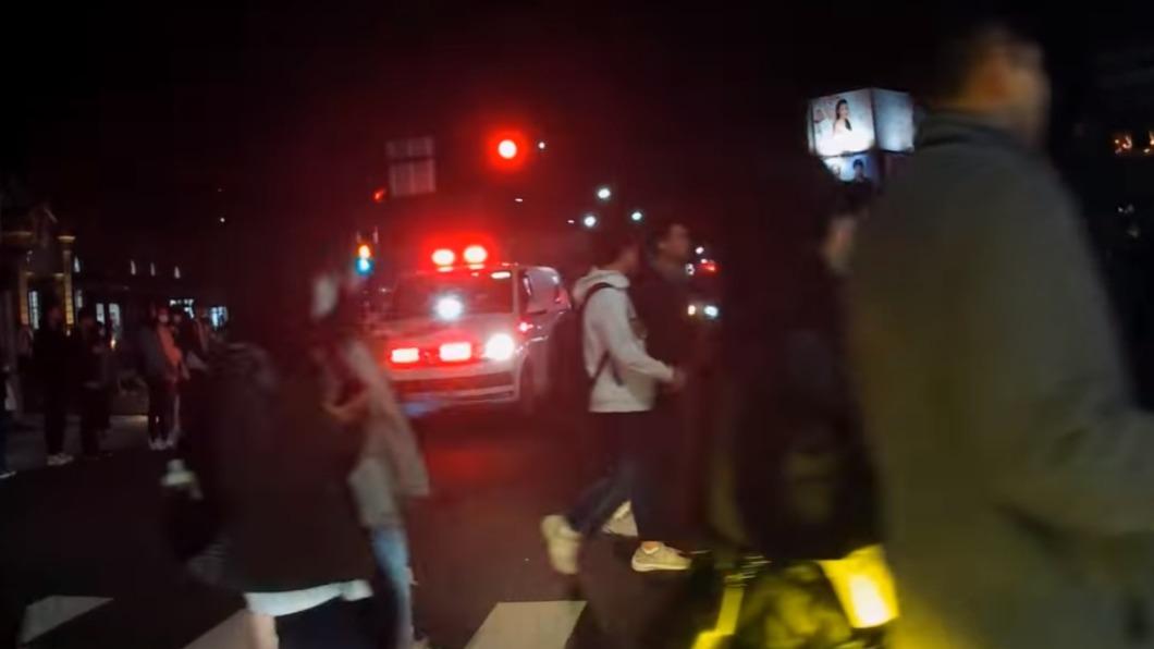 新竹車站一票行人過馬路「無視」救護車 網友怒:教育失敗
