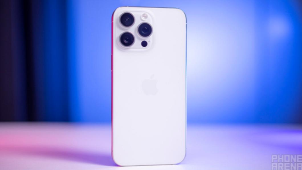 外媒認證!iPhone 15 Pro Max獲選年度最佳手機 這支CP值最高