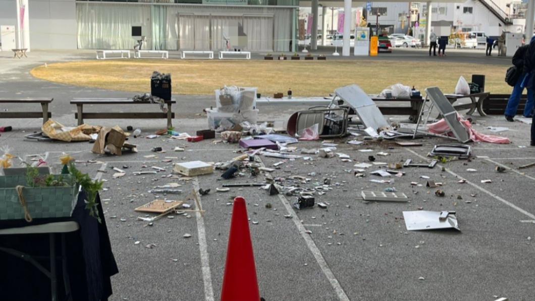 日男駕車蓄意衝撞地方機關　民眾驚慌竄逃3人送醫