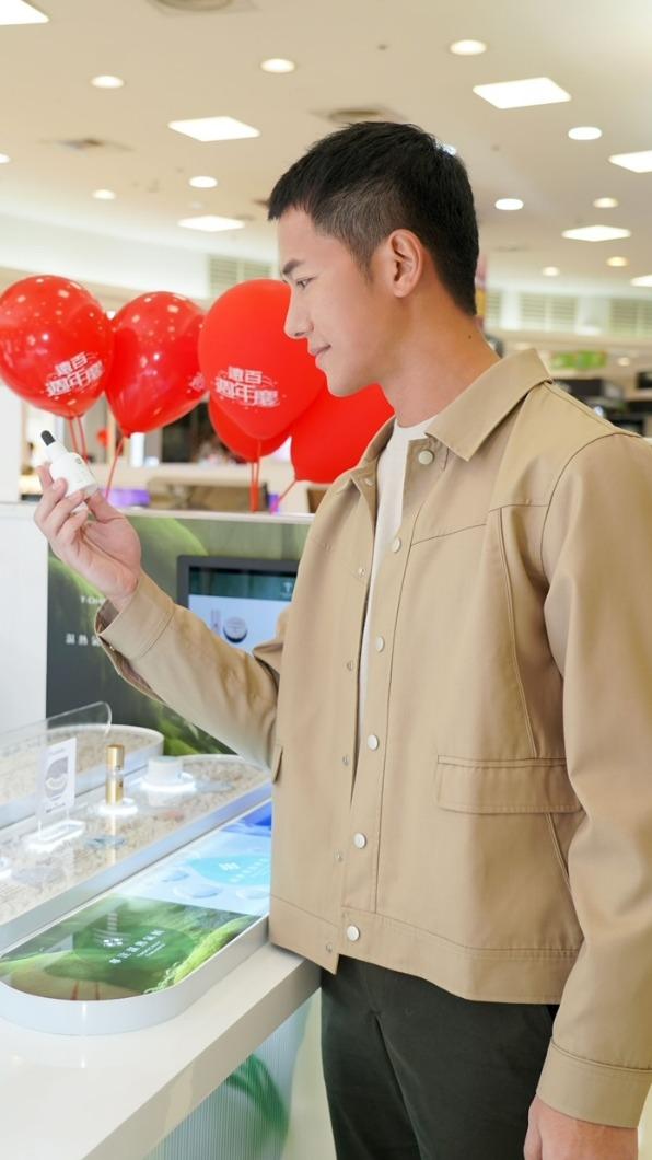 梁瀚名靠游泳維持膚況。（圖／梁瀚名提供）