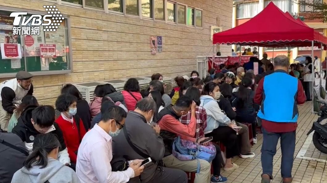 基隆各區透早出現排隊人潮 竟然是這原因..