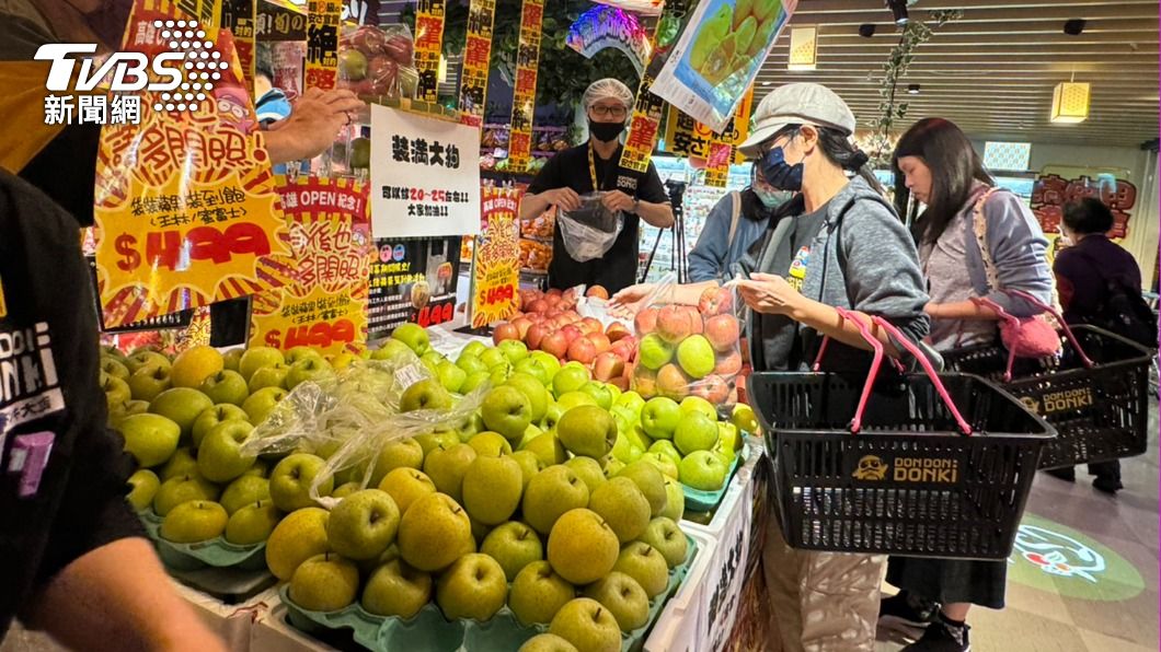 有日本當地雜貨與各式食材。(圖/林雅婷攝)