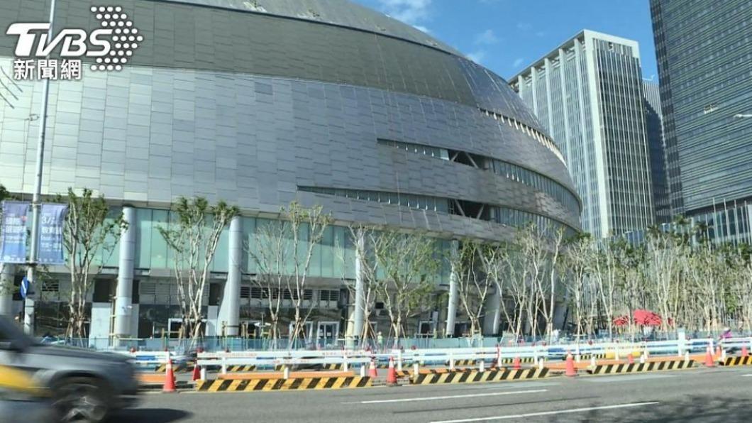 大巨蛋散場標示不清 「1家4口困梯間20分鐘」蔣萬安要求改善