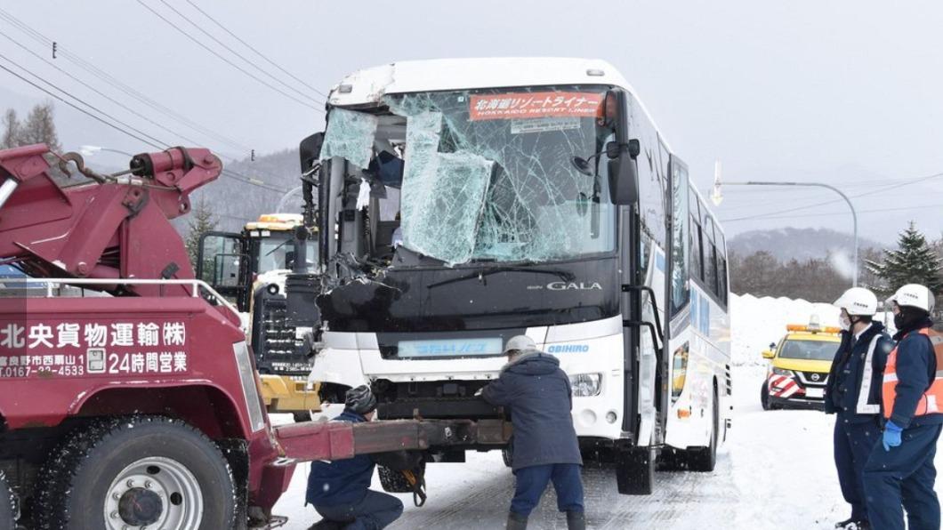 北海道6名自由行台灣客搭觀光巴士遇車禍 觀光署:皆輕傷