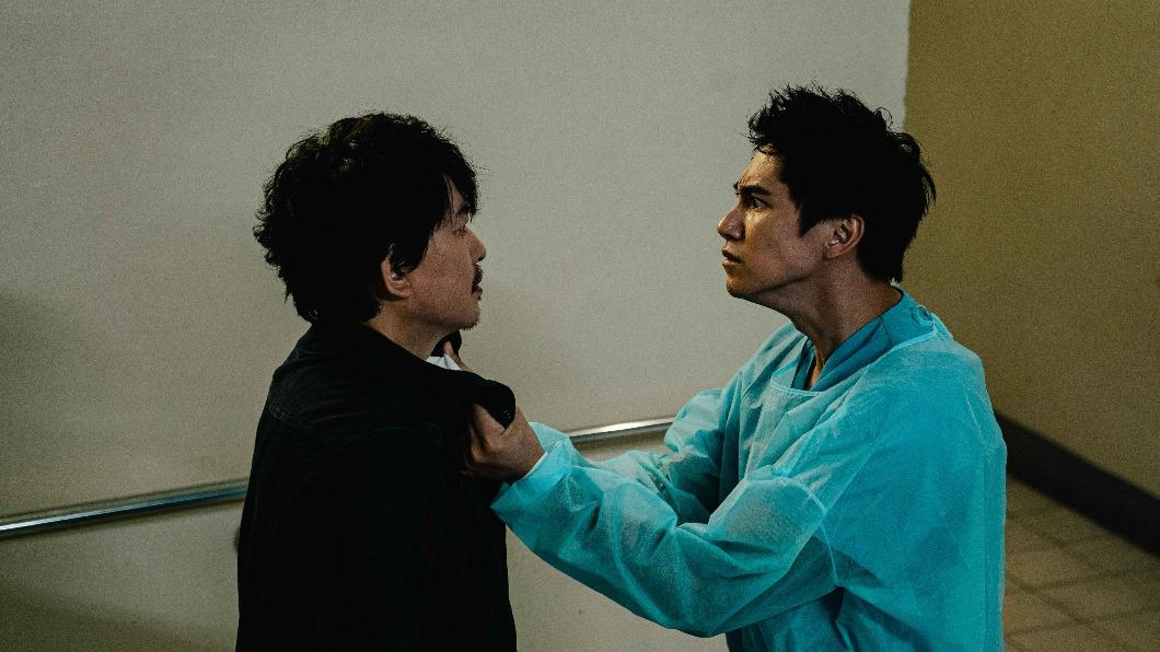 與王識賢樓梯間爆衝突　潘君侖「怒揪衣領」自曝：手超抖