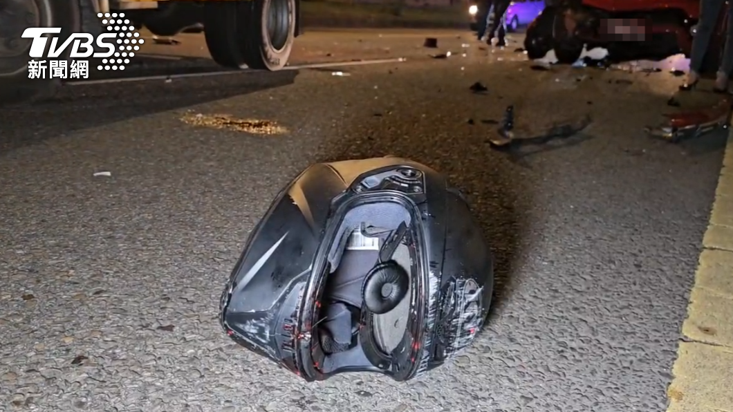 有片/19歲作業員騎車違規上環快逆向 正面遭撞噴飛亡