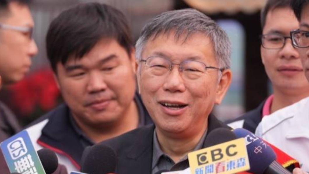 柯文哲今日下彰化參拜永靖湳港甘澍宮。(圖/民眾黨提供)