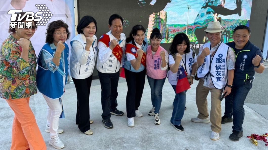 張麗善替彰化立委參選人鄭俊雄站台。(圖/TVBS)